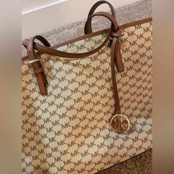 Michael Kors Jet Set Travel Bag - Picture 3 of 5